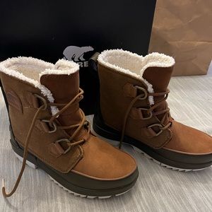 Sorel Tivoli boots size 9 worn twice if that